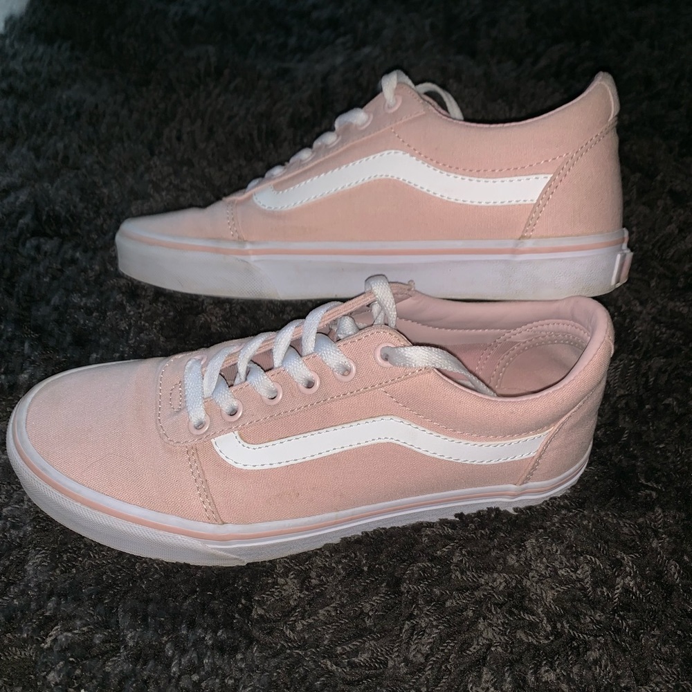 Pink skater boy vans